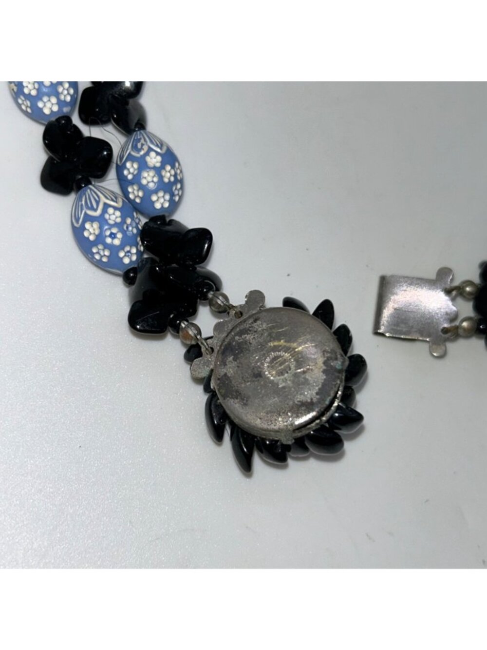 Vintage West Germany Blue & Black Easter Egg Bead Necklace Box Clasp Clip-On - Picture 6 of 16
